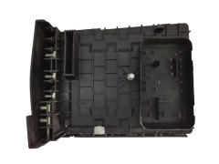 Drošinātāju kārba VW Audi 1K0937125 0-1718307-1 Tyco 19965