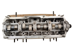 Cilindra galva VWAG 06A103373N 2.0 8V AZM