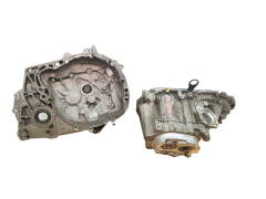 Pārnesumkārbas Korpuss JH3142 Renault Megane 2 1.6 8200133170 8200210086