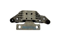 Dzinēja Balsts Opel Astra K 39080458