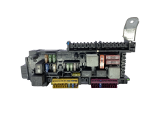 Drošinātāju kārba 168298 0-1670658-1 1670660 Mercedes Tyco 59327