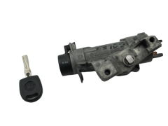 Aizdedzes Slēdzene VW Golf 4 Passat 4B0905851C 4B0905849 1383