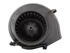 Salona Ventilatora Motors VW Audi 321819015