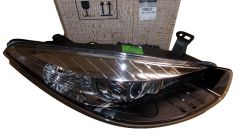 Priekšējais Lukturis Labais Jauns Oriģināls 260107517R Renault Fluence